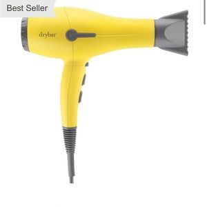 Drybar Buttercup Blowdryer with 2 nozzles and diffuser